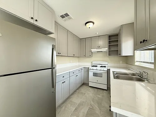 83405 Date Ave #8 Photo 1