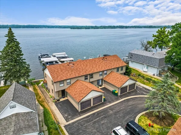 150 Eagle Point Rd APT P, Fox Lake, IL 60020