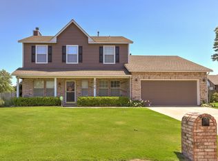 19810 E 38th St S, Broken Arrow, OK 74014