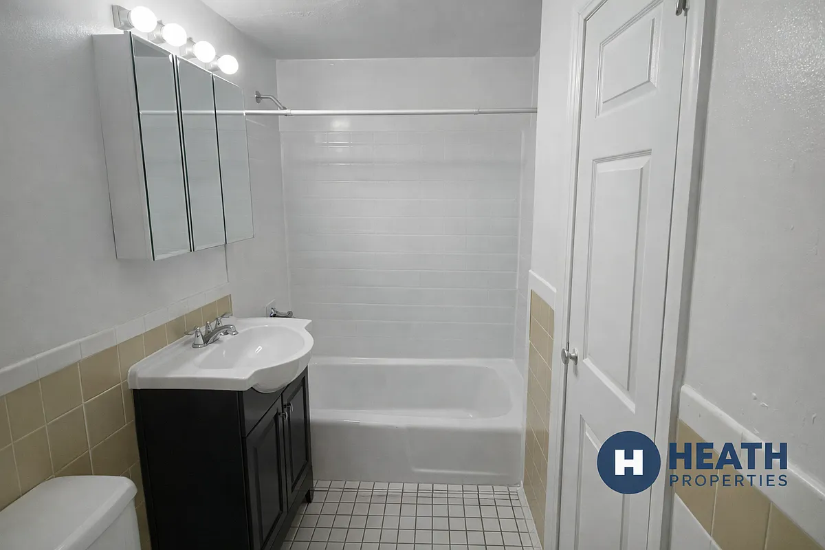 Building Photo - 28 S Huntington Ave #102