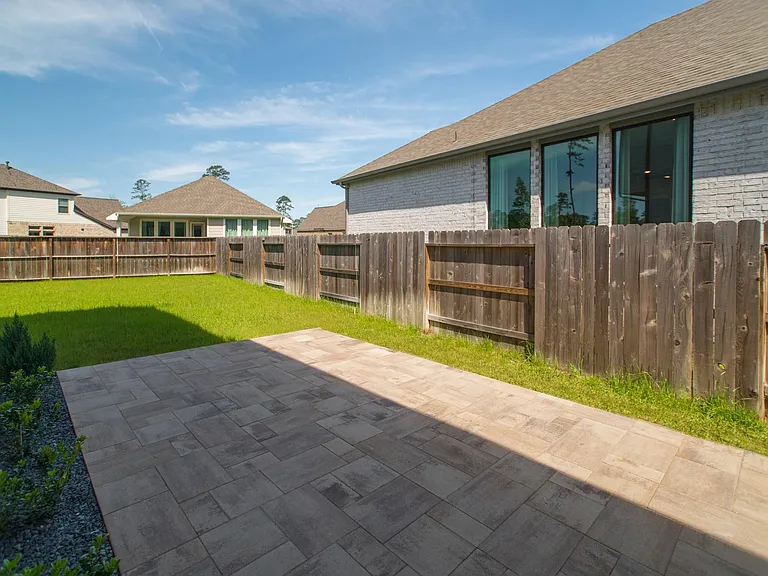 438 Lake Day Dr — Photo 37