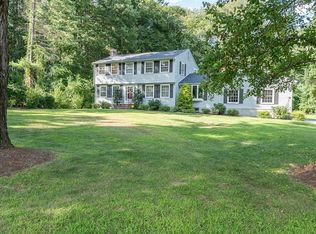 1 Glen Ora Dr, Bedford, MA 01730
