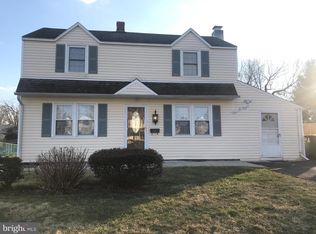 508 School House Ln, Willow Grove, PA 19090