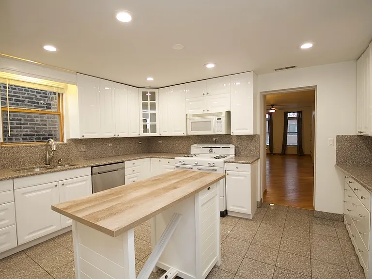 2626 W Superior St #3 — Photo 2