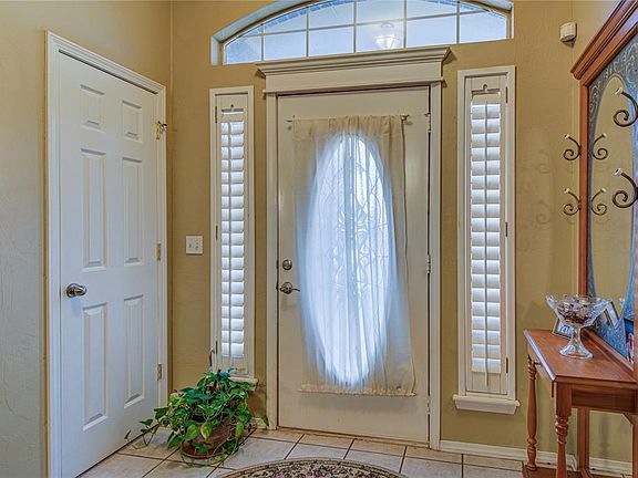 2nd image of 431 E Plantation Ter