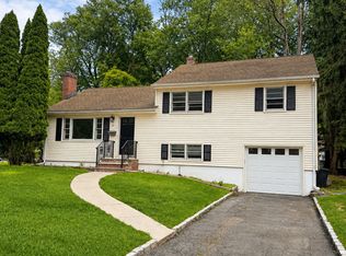 22 Springbrook Rd, Livingston, NJ 07039