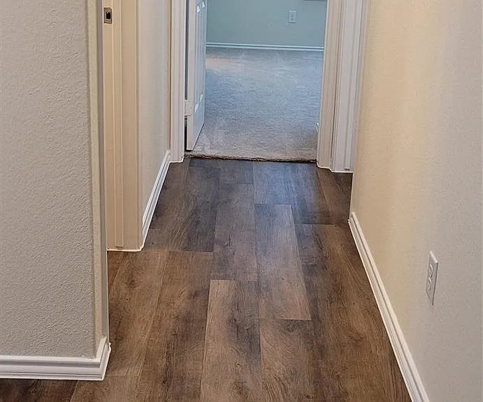 1714 Cormorant Cres — Photo 3