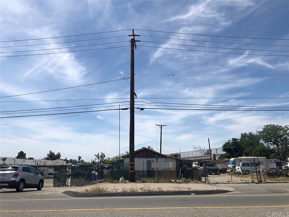 2nd image of 3436 Cajon Blvd