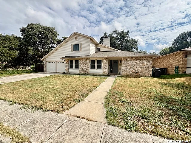 3 bed, 2.0 bath, 1824 sqft, $2,300 — Photo 2