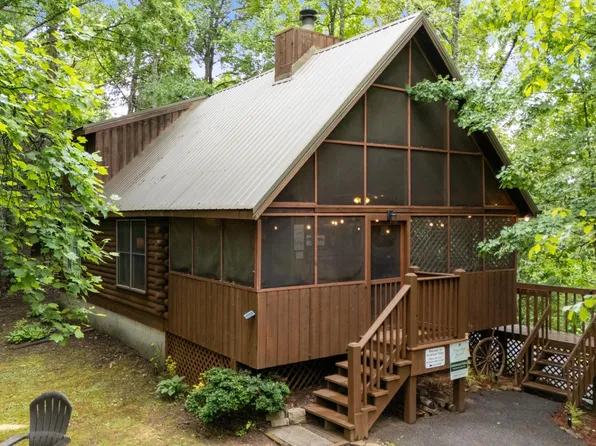 1514 Ridgecrest Dr, Sevierville, TN 37876