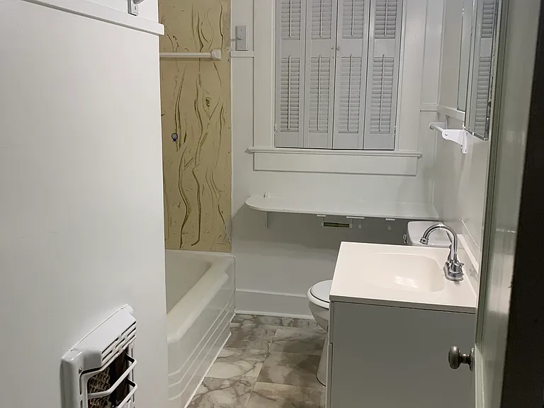 109 Browning Ave — Photo 9