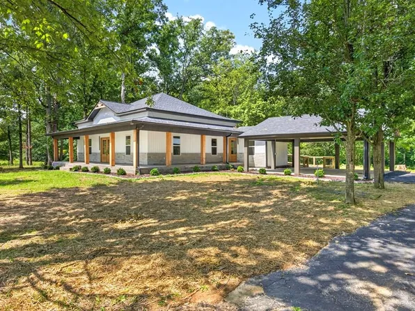 909 Hawkins Crawford Rd, Cookeville, TN 38501