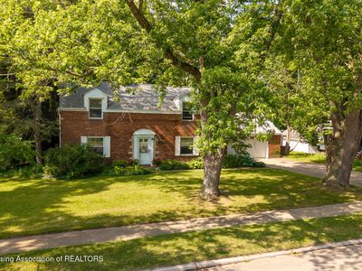 569 E Holmes Rd, Lansing, MI, 48910