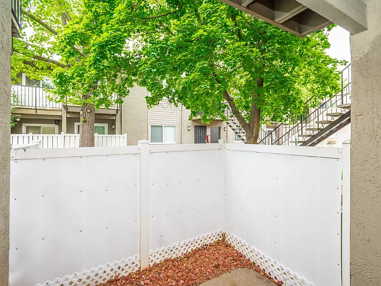 Gold Creek Apartments — Photo 46