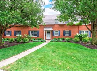 2727 Pease Dr #A104, Rocky River, OH 44116