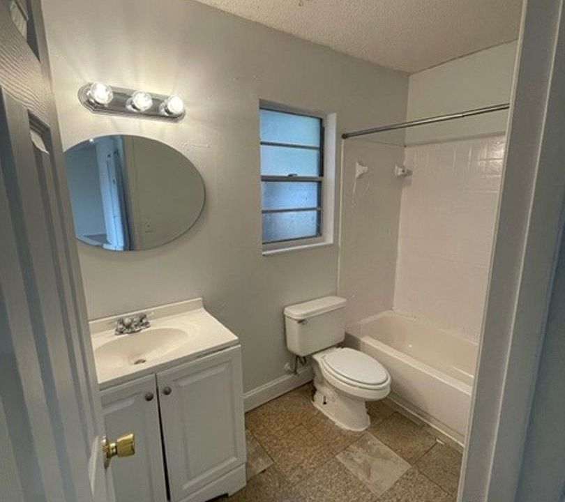 1st image of 709 64th Avenue Dr W