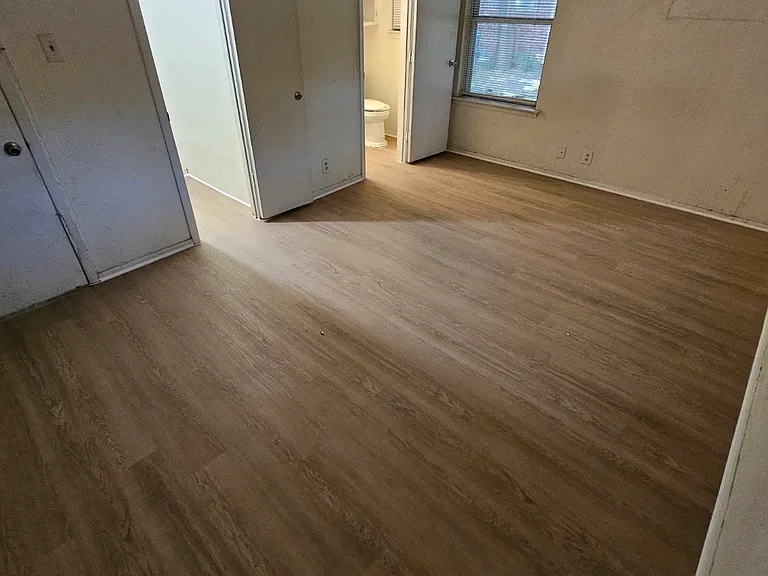 1007 E Windsor Dr — Photo 2