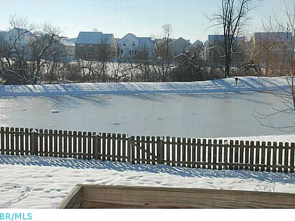 3rd image of 8075 Willow Brook Csg Dr
