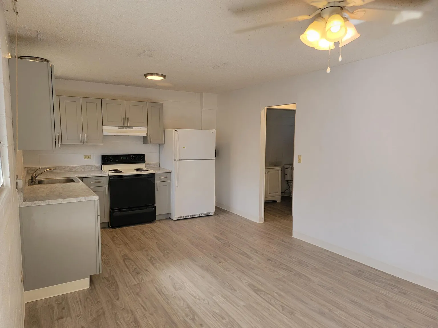 1479 Thurston Ave — Photo 2