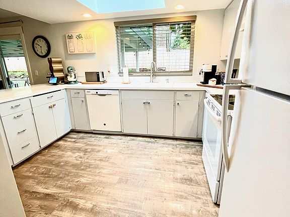 3rd image of 2034 Ponderosa Dr SE
