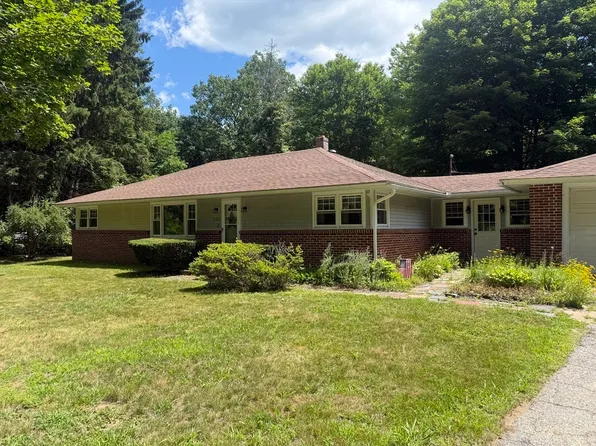 223 S Barre Rd, Barre, MA 01005