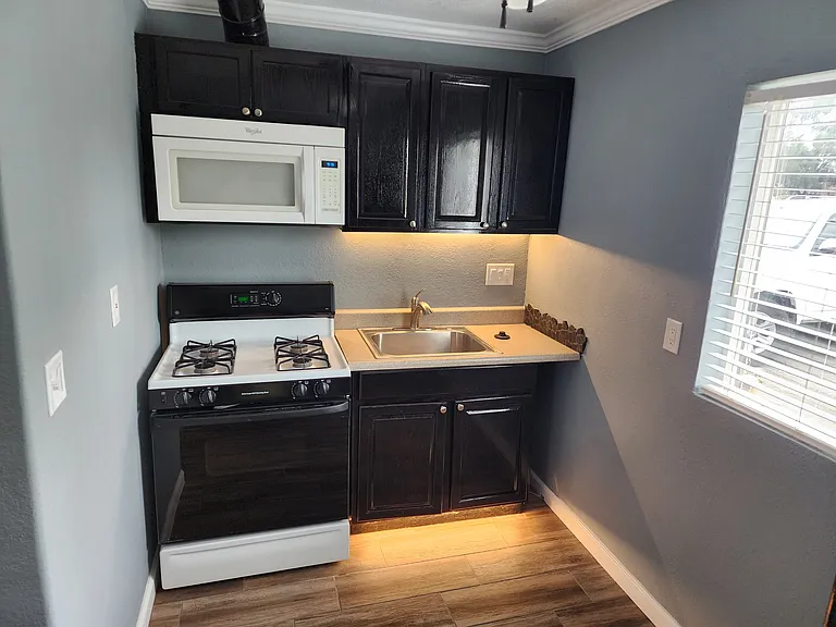 711-21 S Pine St #719 — Photo 12