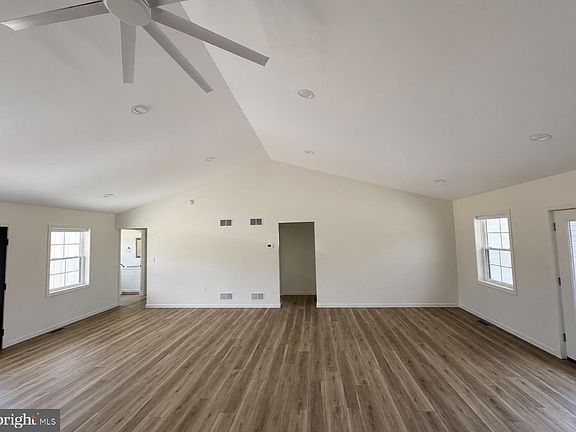 3rd image of 55 Holly Estates Dr