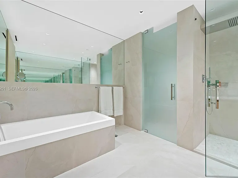 19242 Fisher Island Dr #19242 — Photo 17