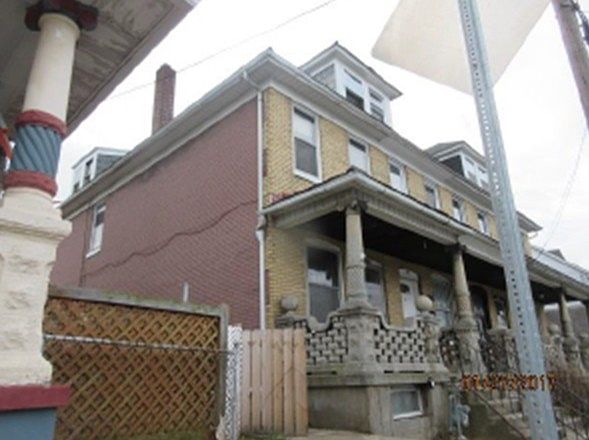 2nd image of 208A Morris St