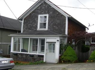 134 2nd St, Astoria, OR 97103