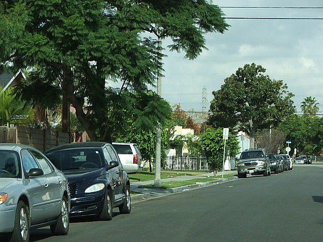 2nd image of 6559 Rose Ave