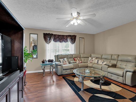 3rd image of 106 Lakota Ct