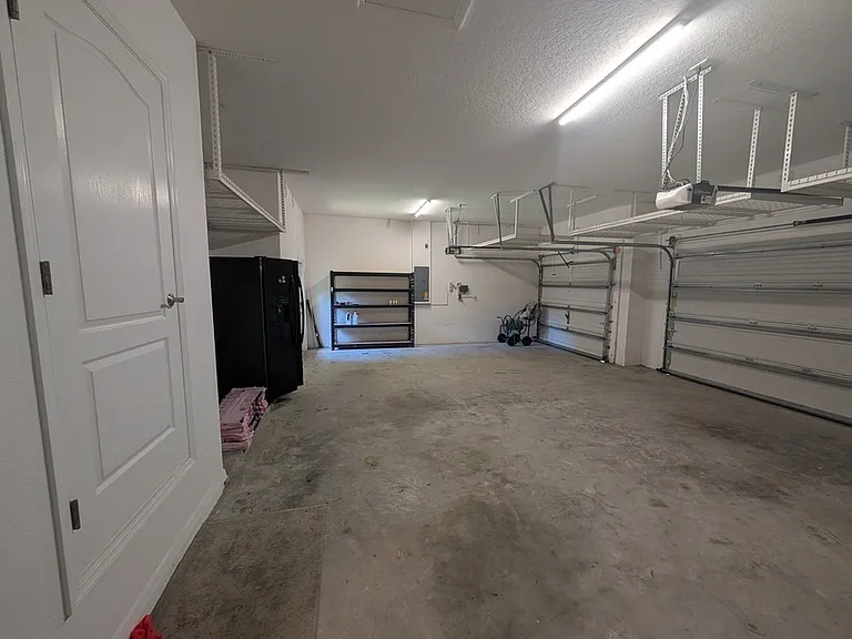 7730 Crescent Palm Dr — Photo 27