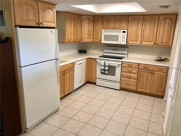 4th image of 2679 Sabal Springs Cir APT 201