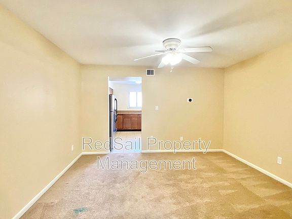 5th image of 1058 Willow Green Dr