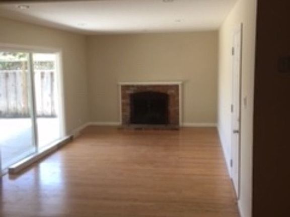 4th image of 2158 Abbey Ln