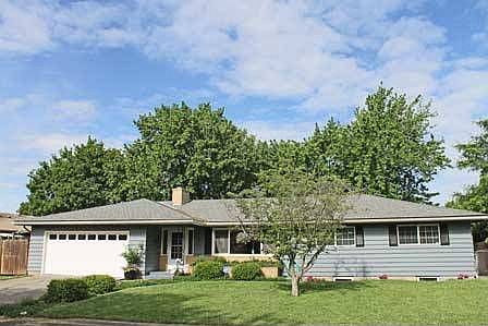 1st image of 31 NE Ivy Ln