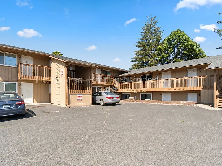 3203 N Smith St #8 — Photo 8