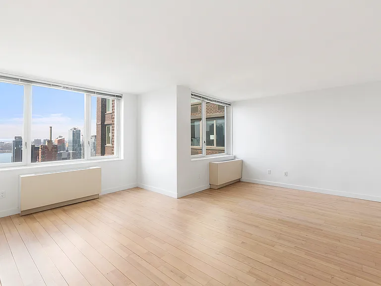 322 W 57th St #42U — Photo 2