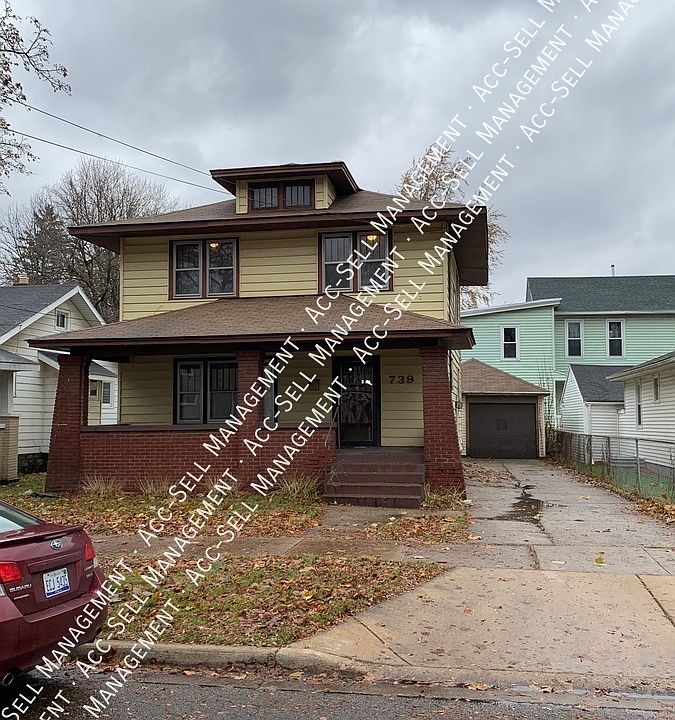 1st image of 739 Sibley St NW