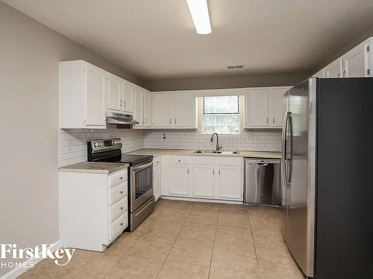 3920 Valleybrook Ct — Photo 6