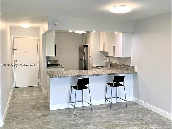 2nd image of 5201 Geneva Way APT 304