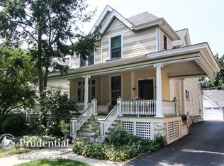 228 S La Grange Rd, La Grange, IL 60525