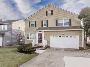 2265 S Green Rd, Beachwood, OH 44122