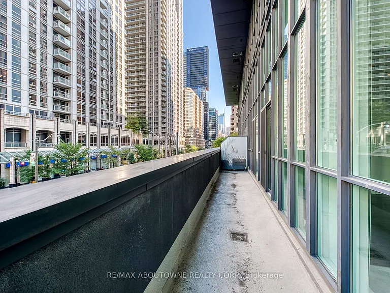 770 Bay St #202 — Photo 31