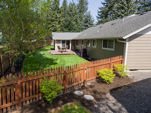 5th image of 11228 NE 84th Cir