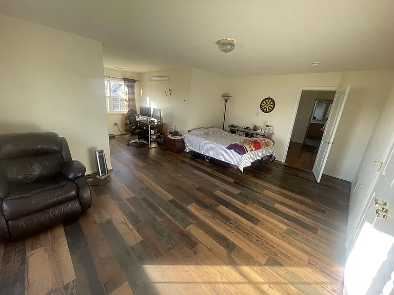 125 Rosemary Ct — Photo 13