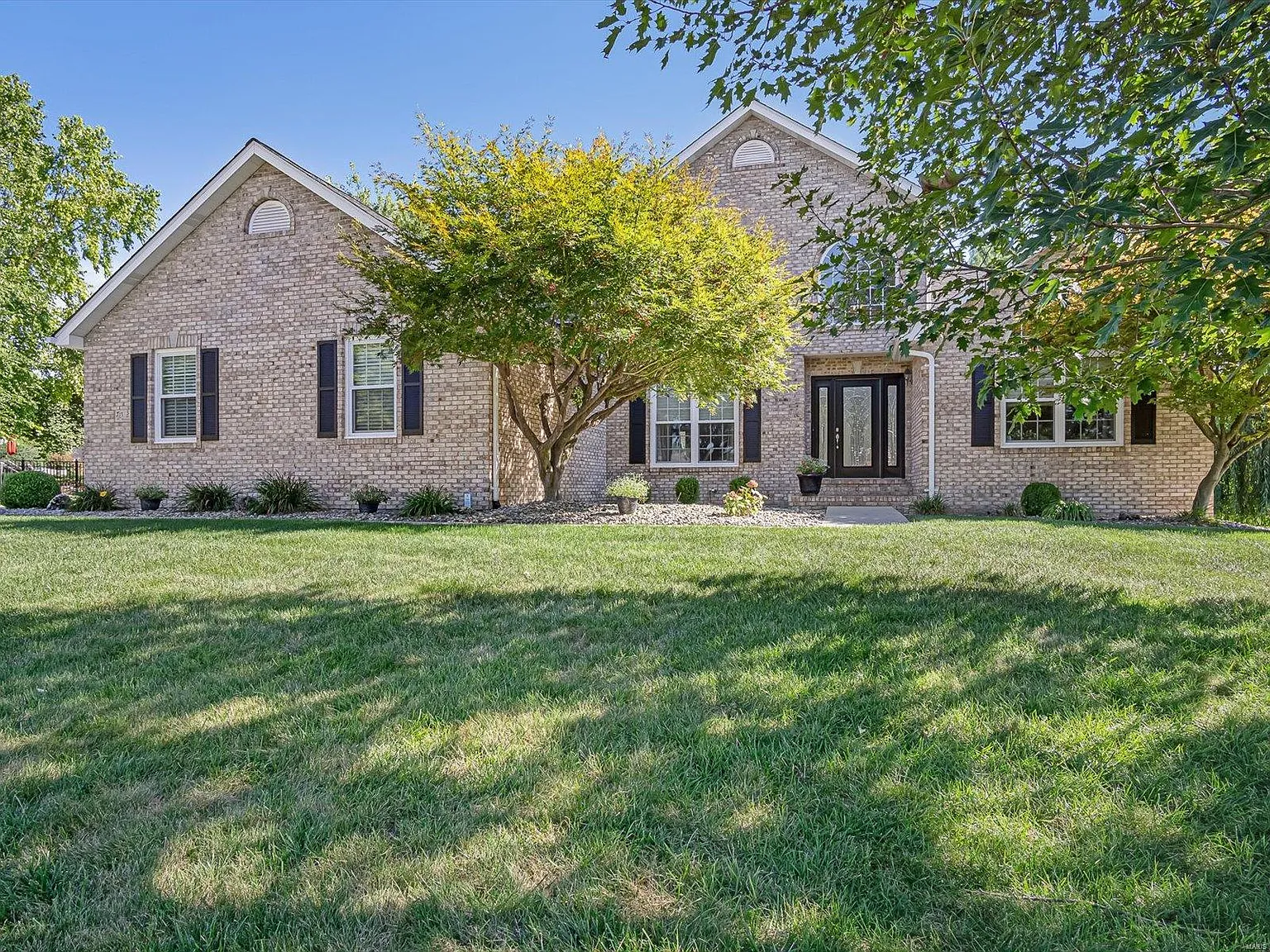 3 W Huntington Dr photo 1