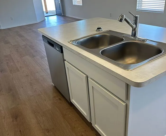 1076 Westbrook Blvd — Photo 16