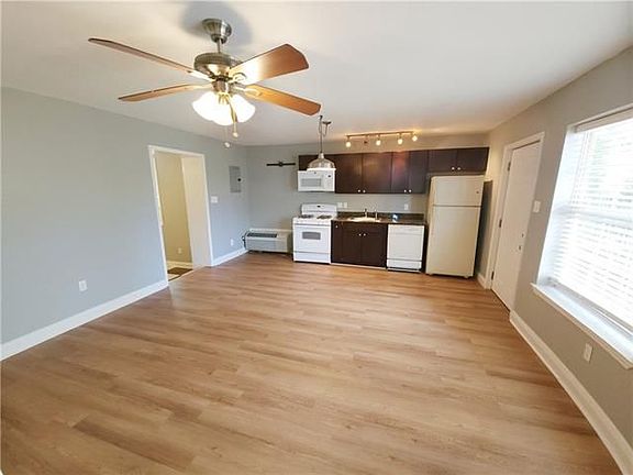 3rd image of 423 S Lopez St APT 3
